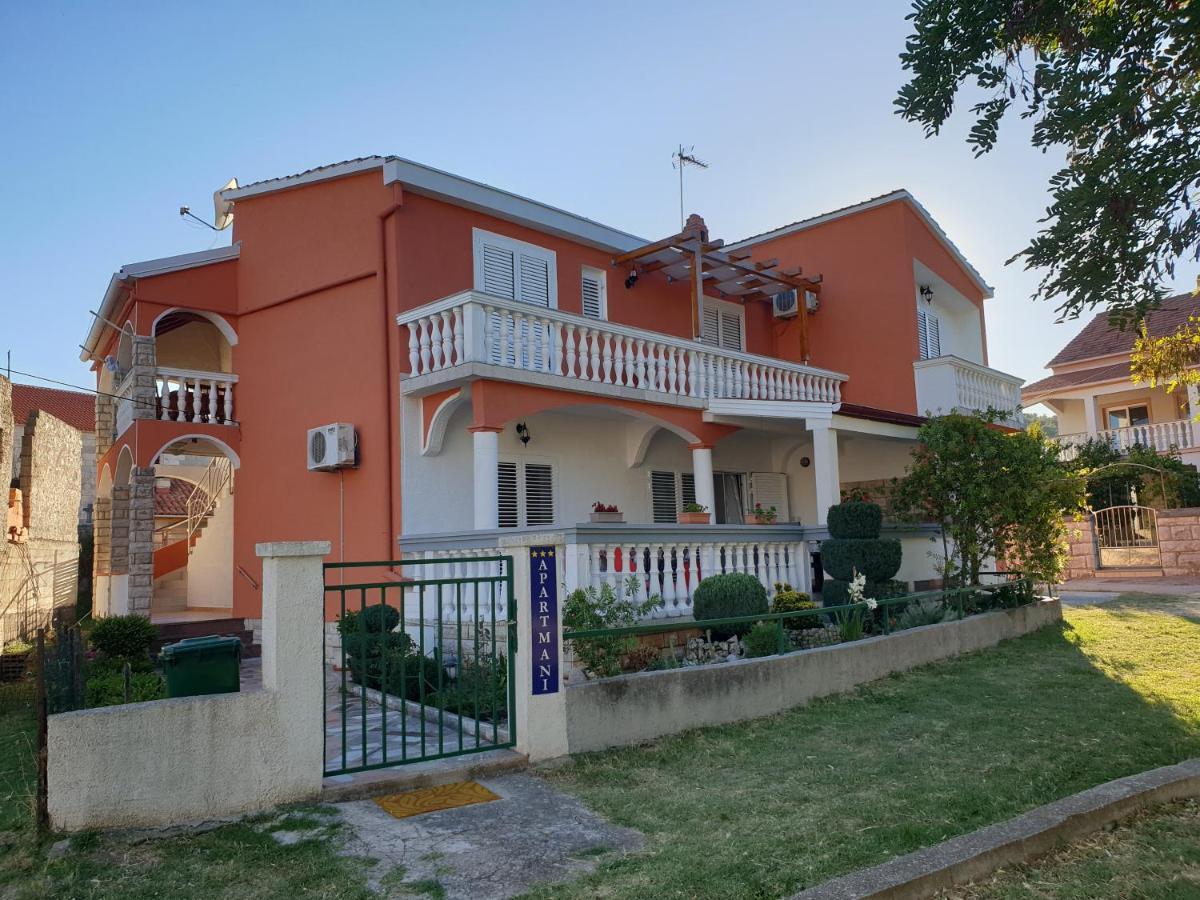 קוקליצ'ה Apartments Martinovic By The Sea מראה חיצוני תמונה