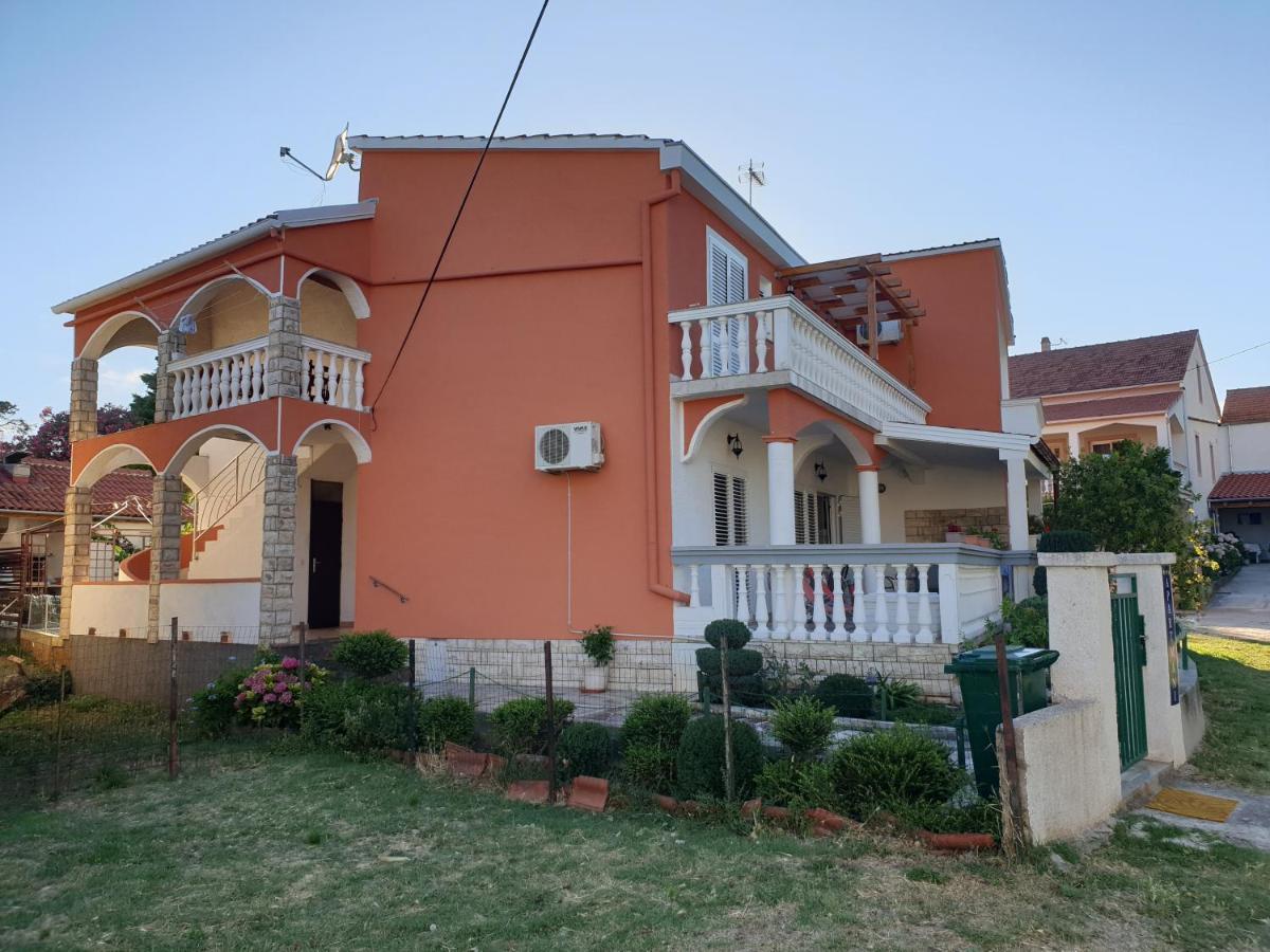 קוקליצ'ה Apartments Martinovic By The Sea מראה חיצוני תמונה