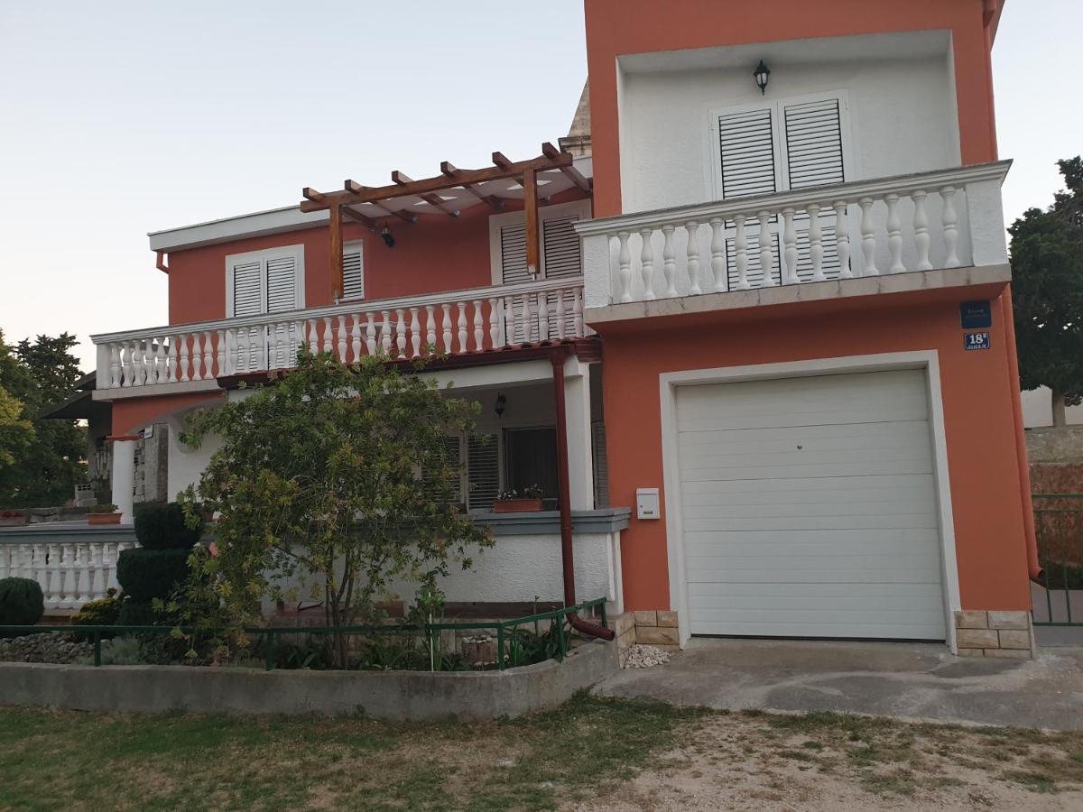 קוקליצ'ה Apartments Martinovic By The Sea מראה חיצוני תמונה