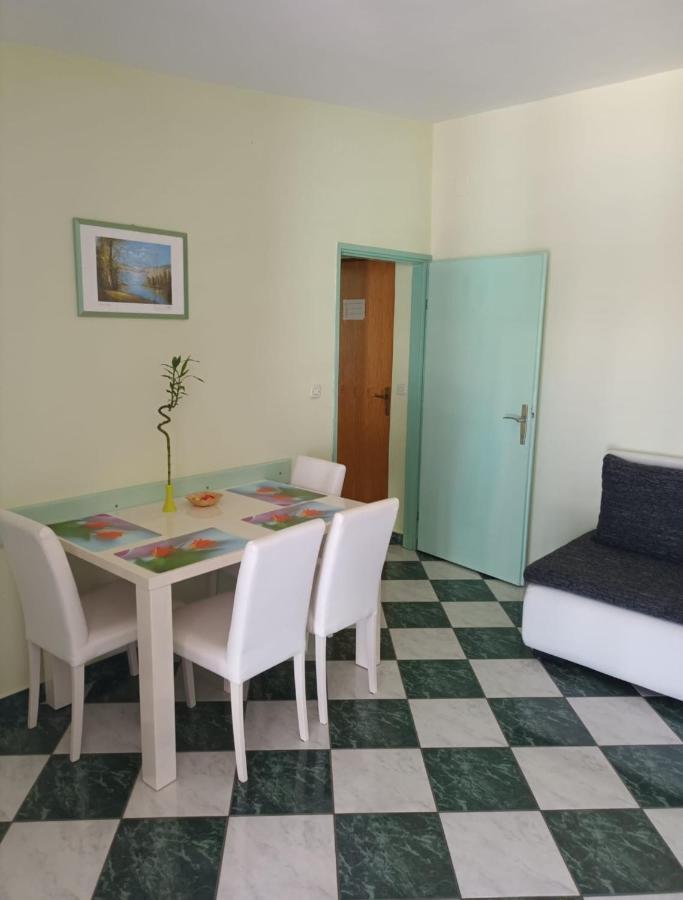 קוקליצ'ה Apartments Martinovic By The Sea מראה חיצוני תמונה