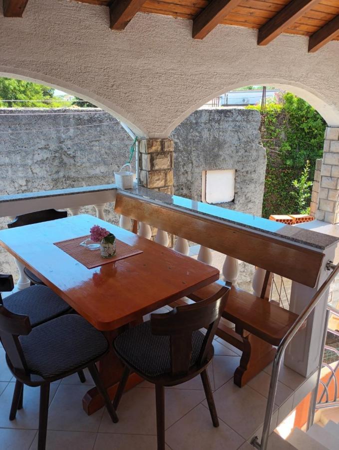 קוקליצ'ה Apartments Martinovic By The Sea מראה חיצוני תמונה