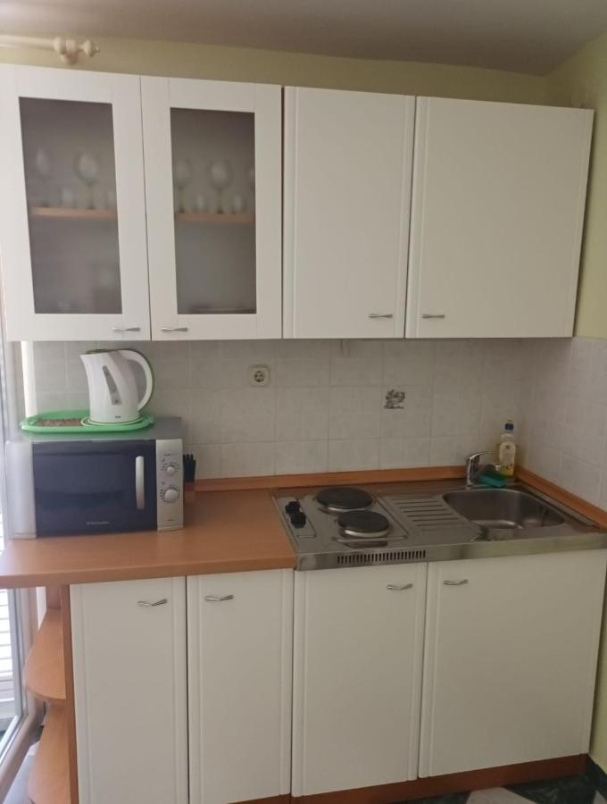 קוקליצ'ה Apartments Martinovic By The Sea מראה חיצוני תמונה