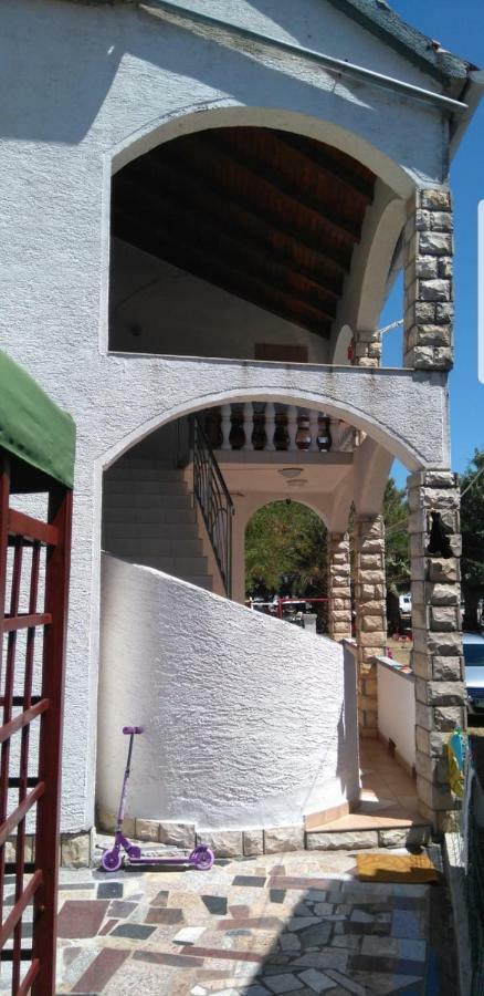 קוקליצ'ה Apartments Martinovic By The Sea מראה חיצוני תמונה