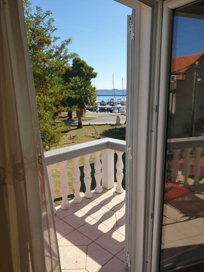 קוקליצ'ה Apartments Martinovic By The Sea מראה חיצוני תמונה