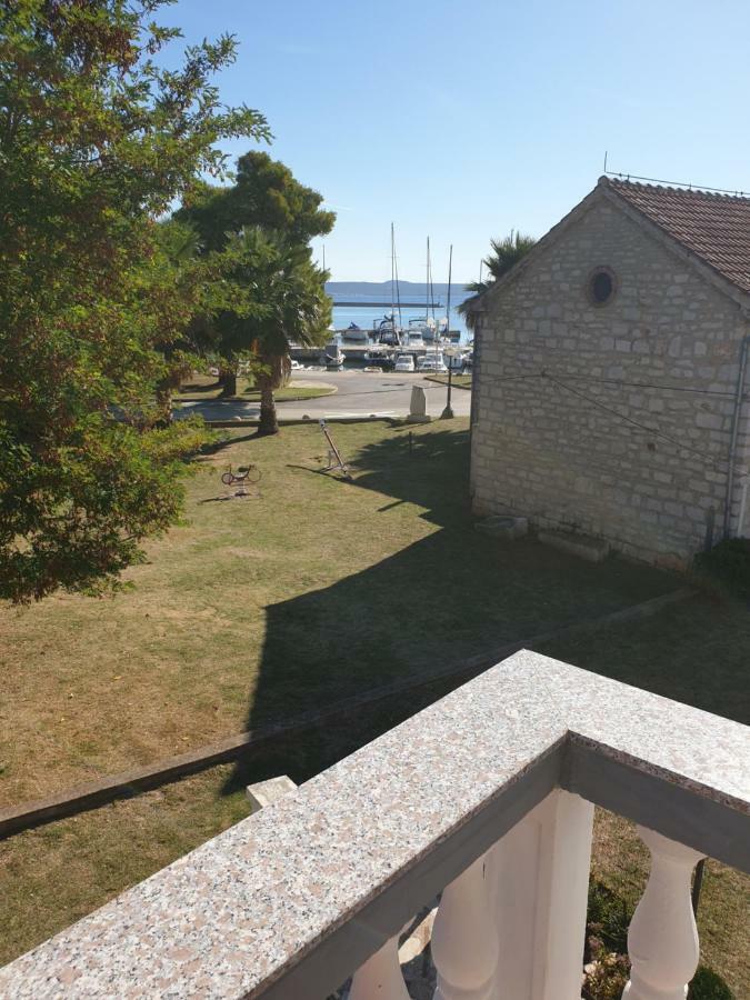 קוקליצ'ה Apartments Martinovic By The Sea מראה חיצוני תמונה